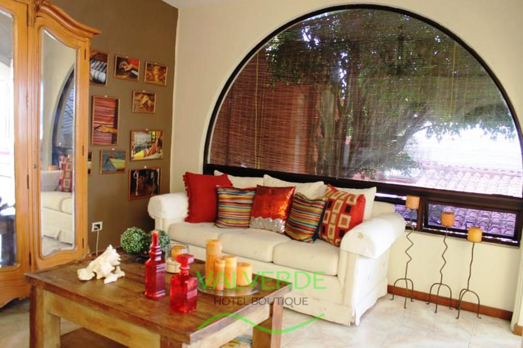 Hotel Boutique Valverde Cumbres De La Escalon Mejicanos Ngoại thất bức ảnh